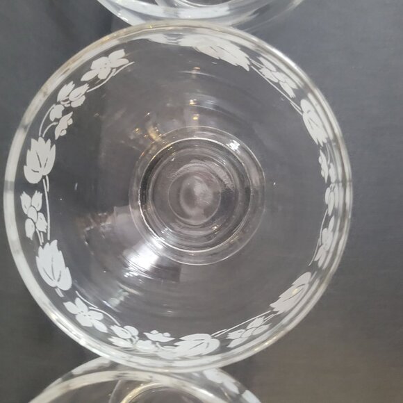 Set Of 4 Vintage Glass Dessert Bowls With White Floral Design 3 Inches Tall & 4 - Picture 4 of 9